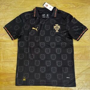 Puma Men’s Black Football Jersey with Gold Crest